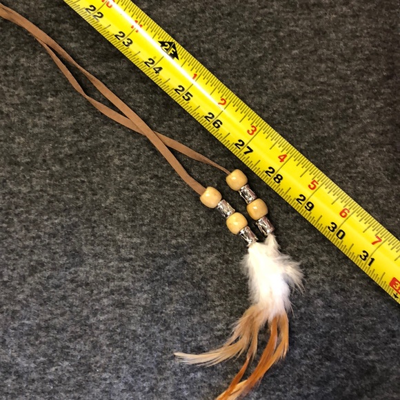 Leather belt w feathers - Picture 2 of 2